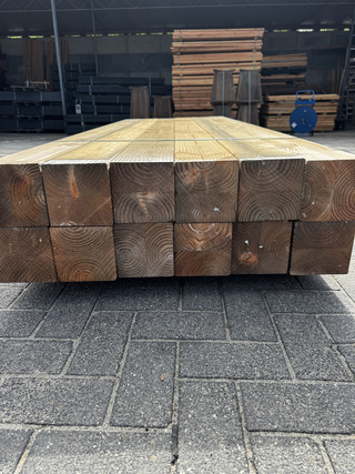 Ca. 12x Douglas palen geschaafd / verlijmd, 14x14x240cm
